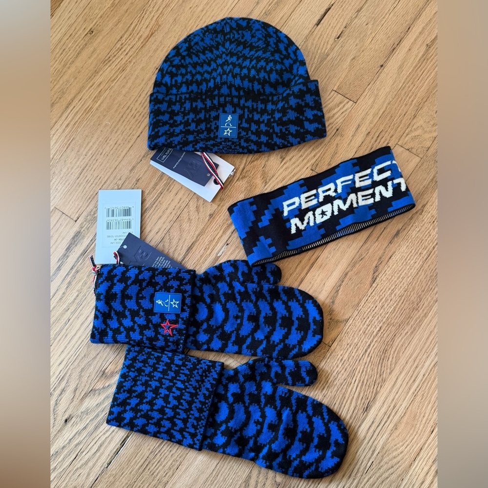 Perfect Moment Houndstooth Merino Wool  Gloves and Headwear Set